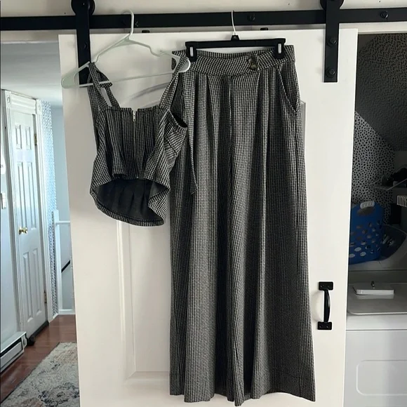 Gray Off-Shoulder Maxi Dress - Picture 6 of 6